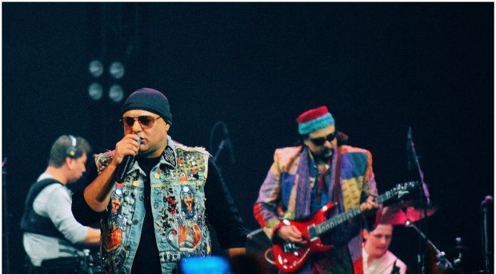Junoon band dedicates UK concerts to Kashmiri people
